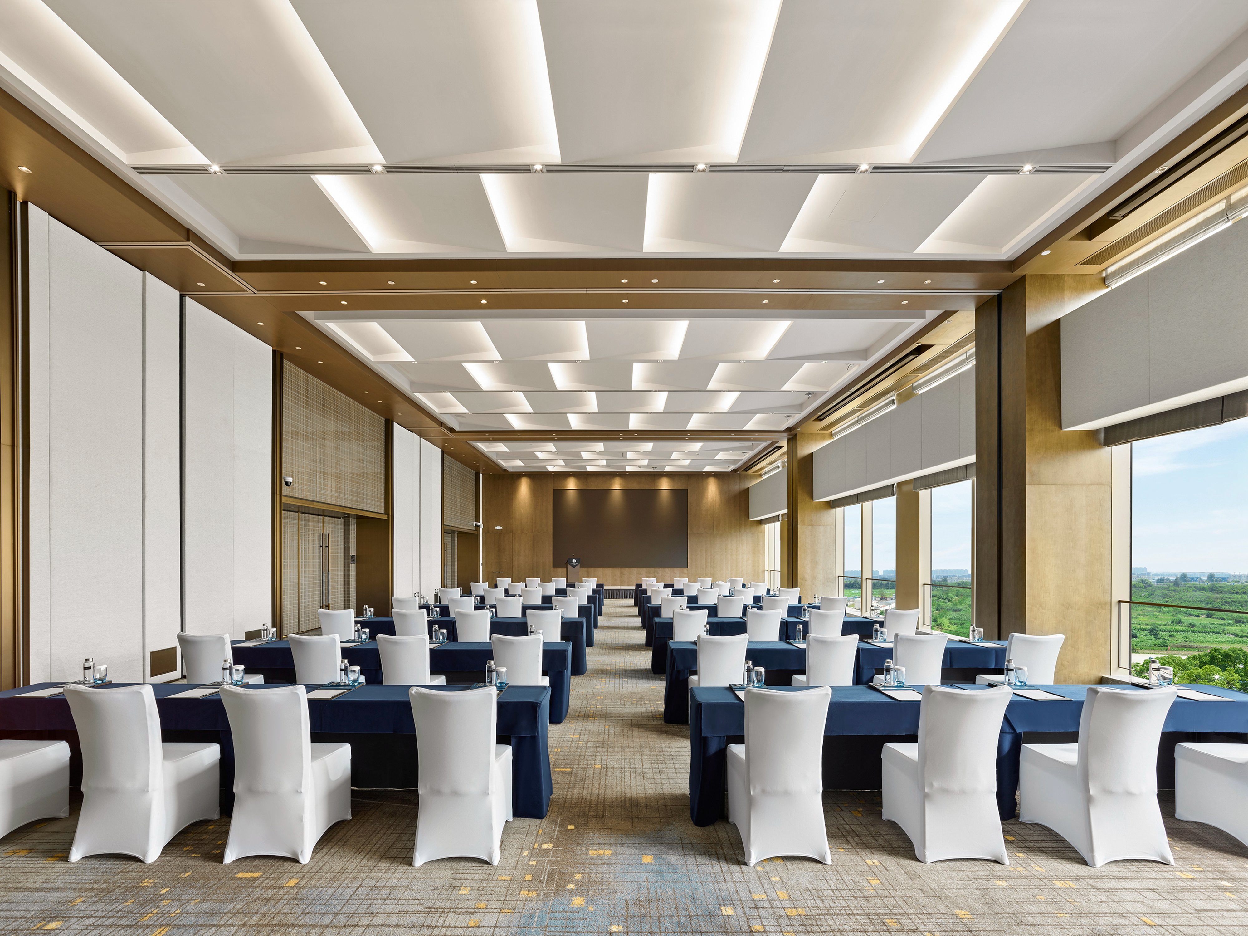 DoubleTree by Hilton Qidong, China photo 5