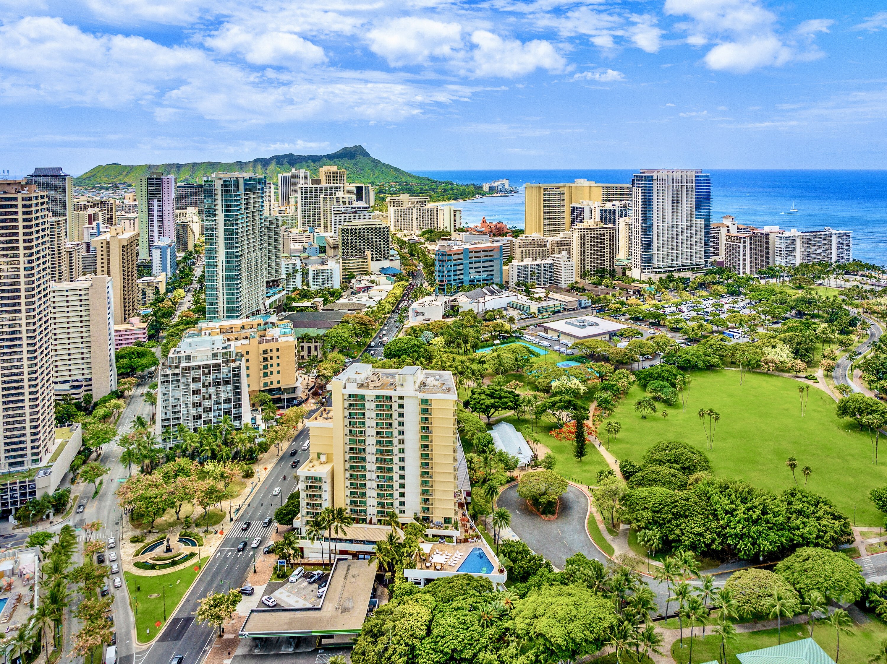 Luana Waikiki Hotel & Suites by null