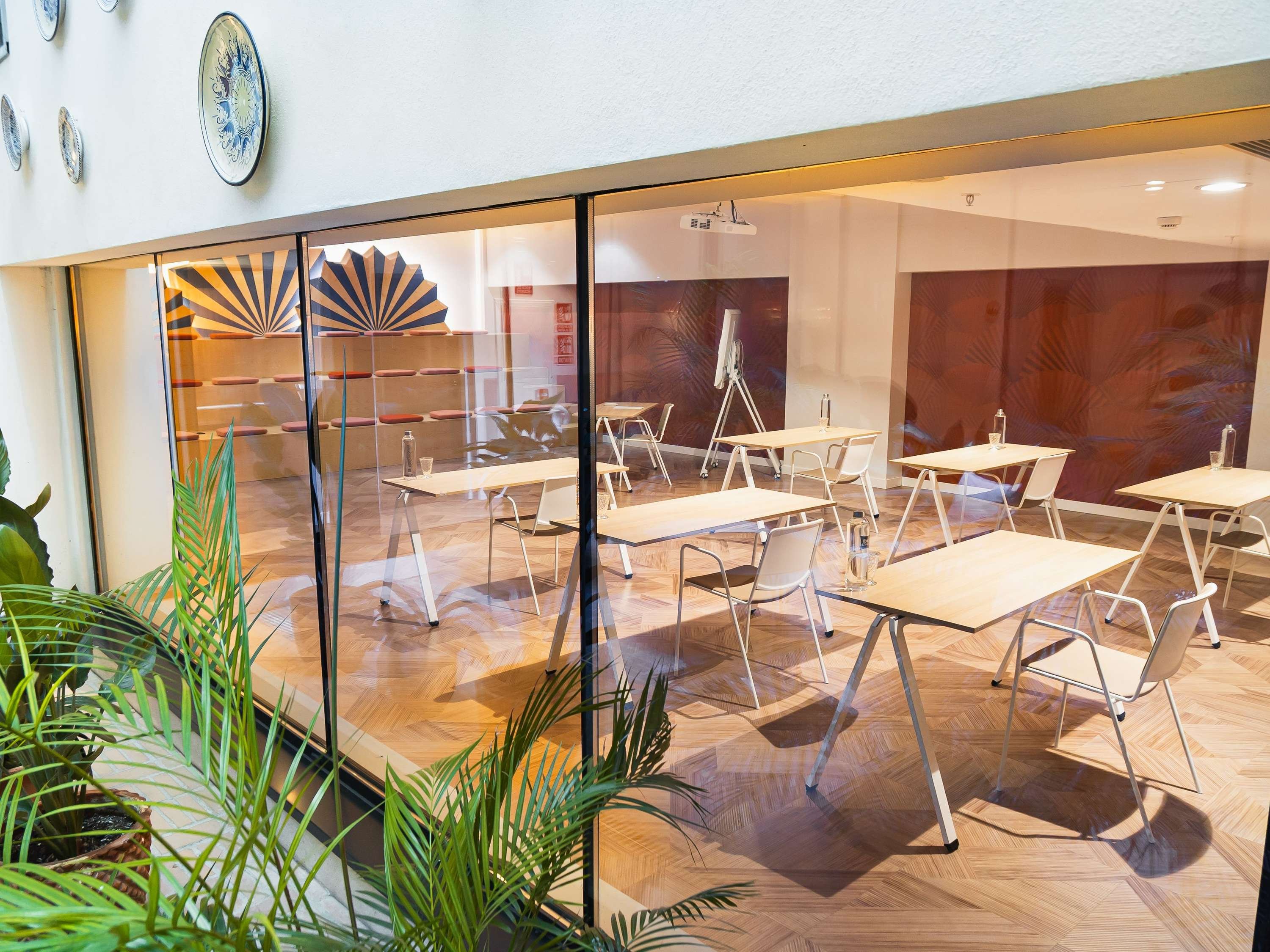 ibis Styles Sevilla City Santa Justa by null