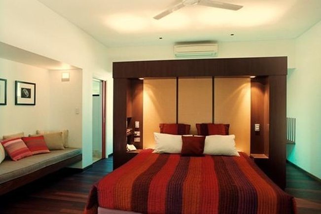 Pinctada McAlpine House by null