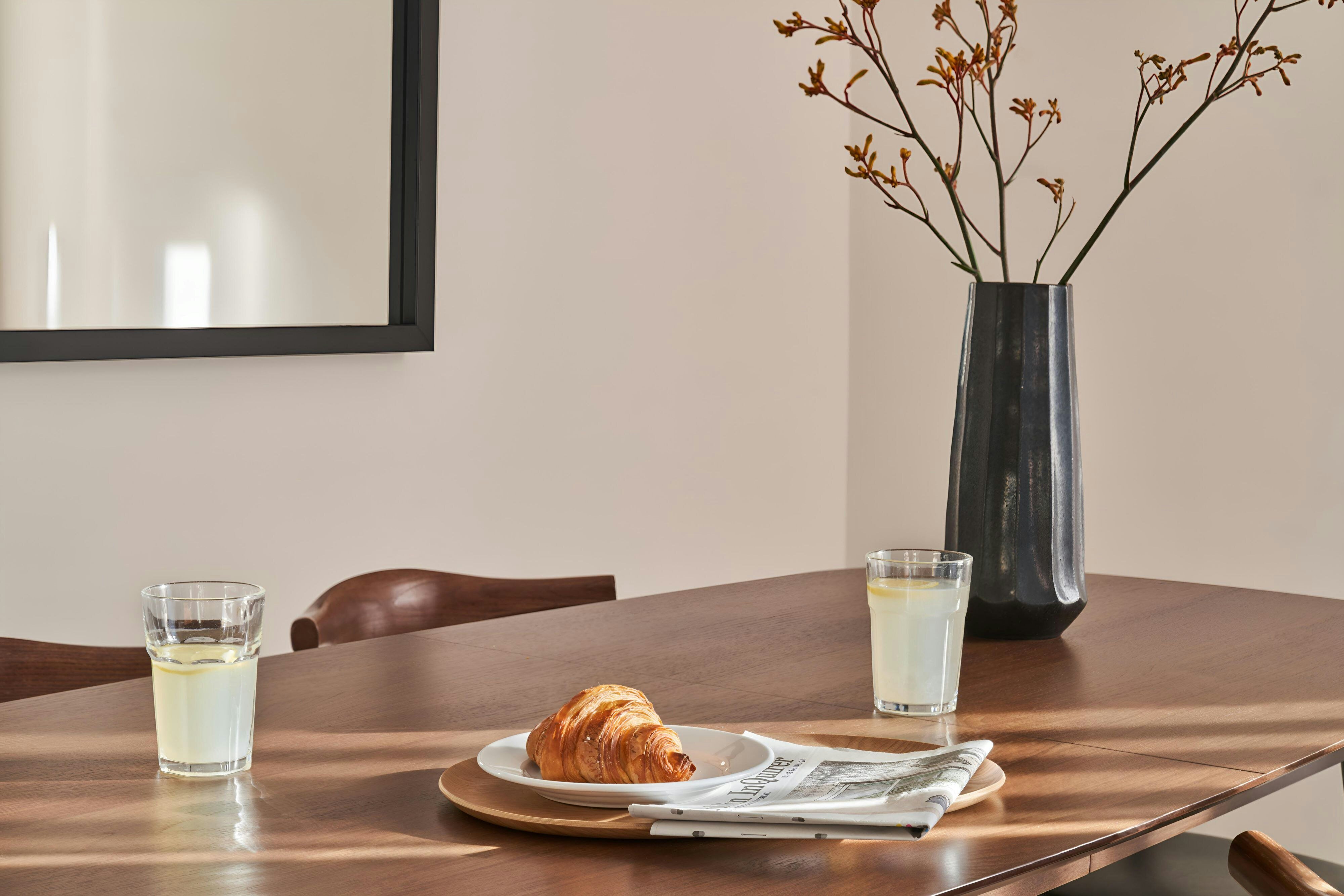 Sonder Britain Quay Apartments Grand Canal Square by null