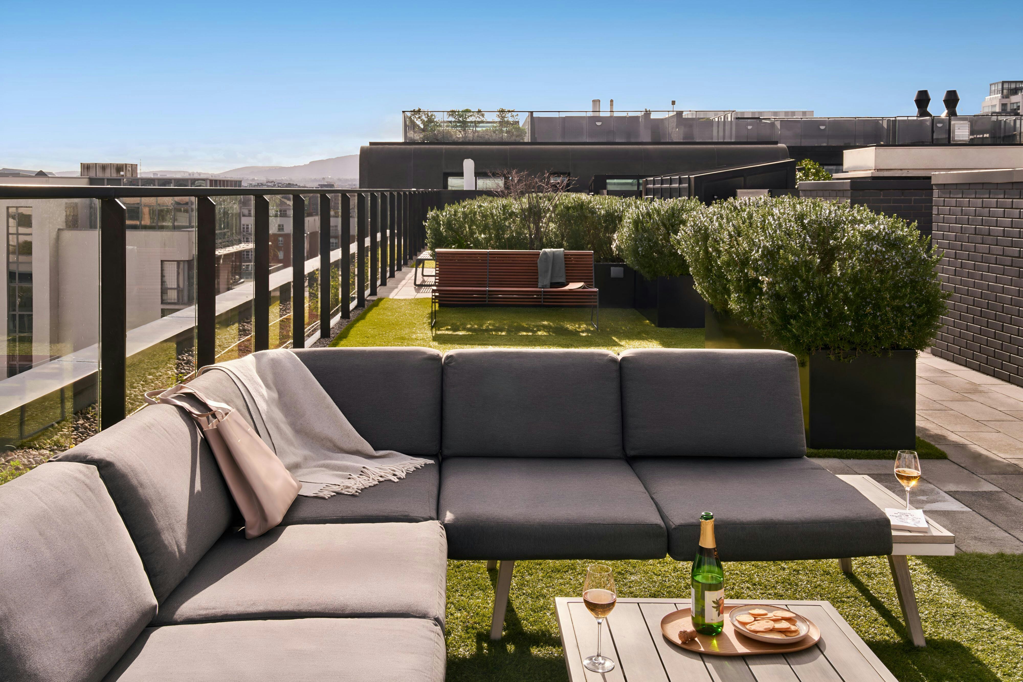 Sonder Britain Quay Apartments Grand Canal Square by null