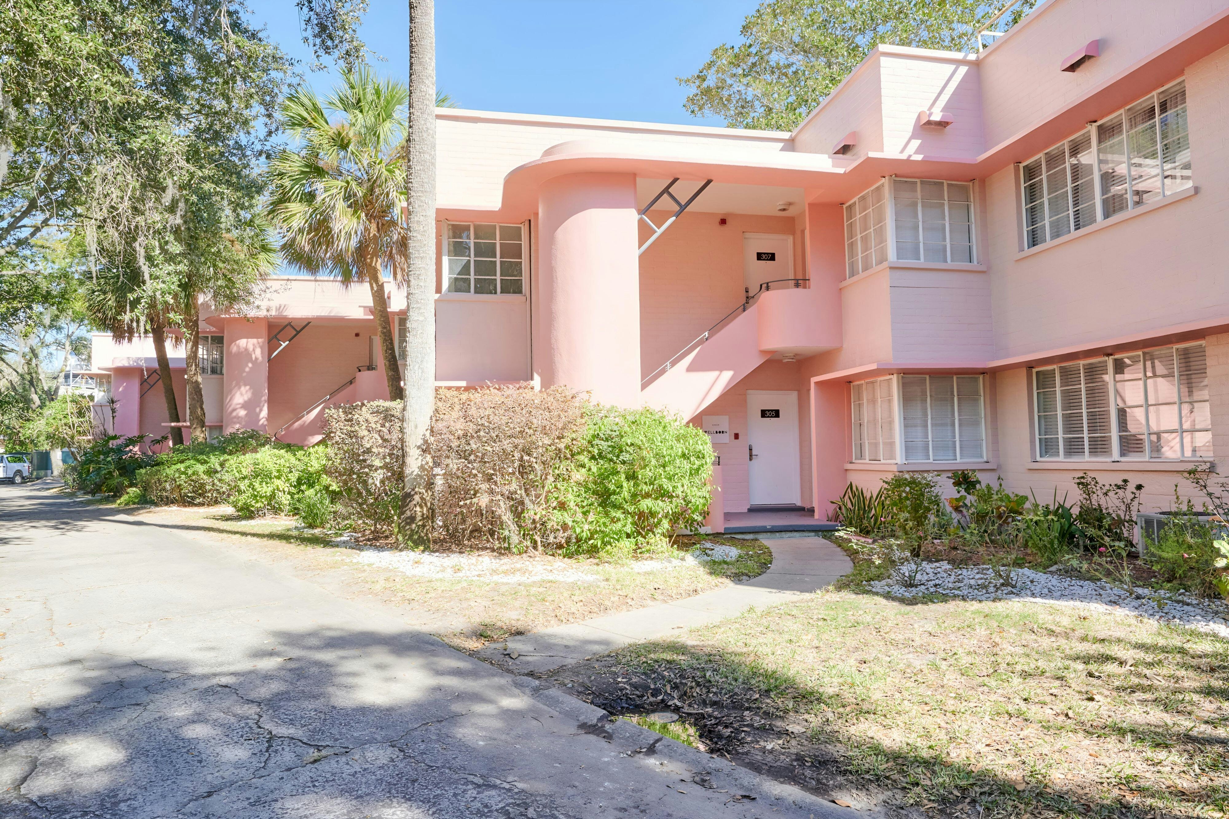 Wellborn Hotel Downtown, Sonder by null