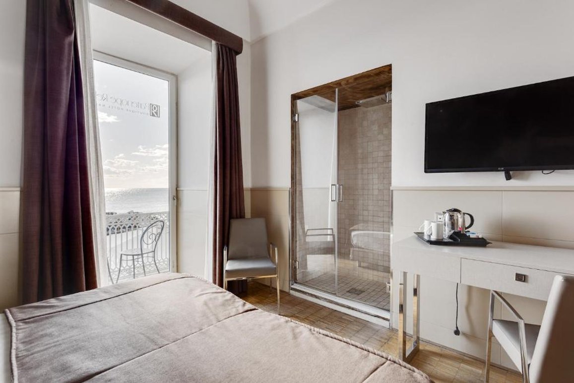 Partenope Relais by null