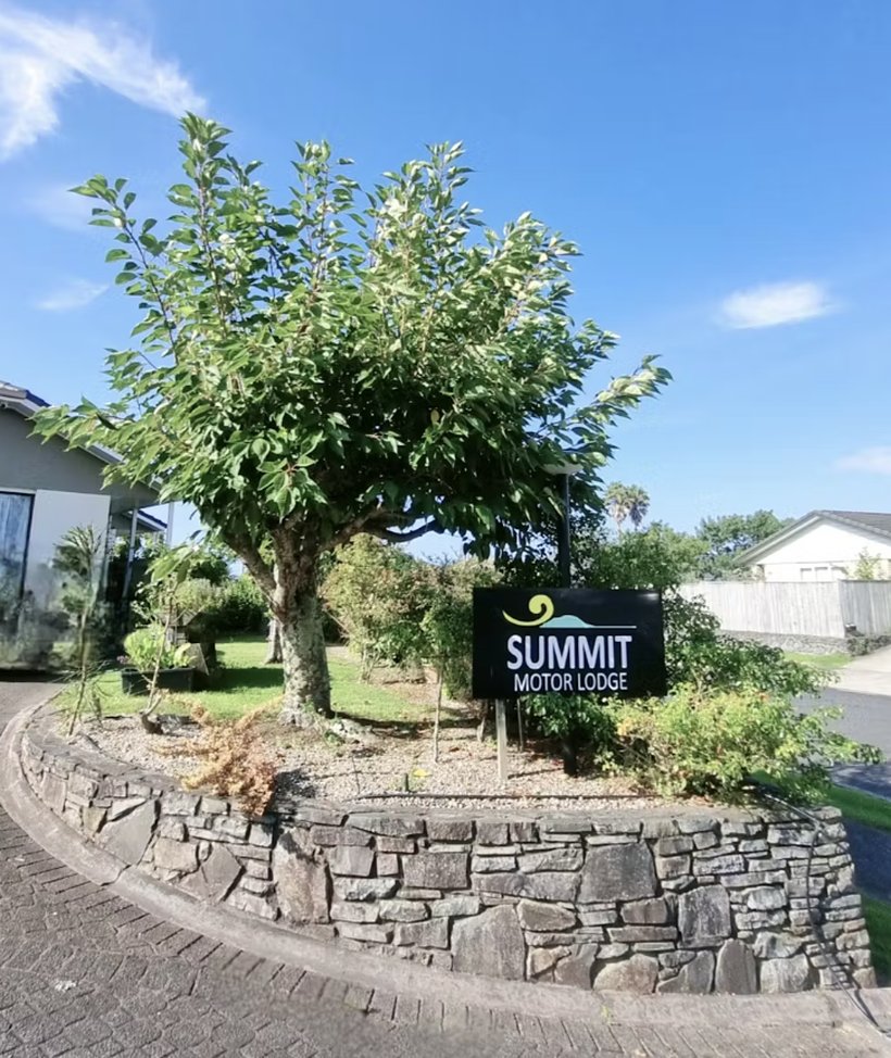 Summit Motor Lodge by null