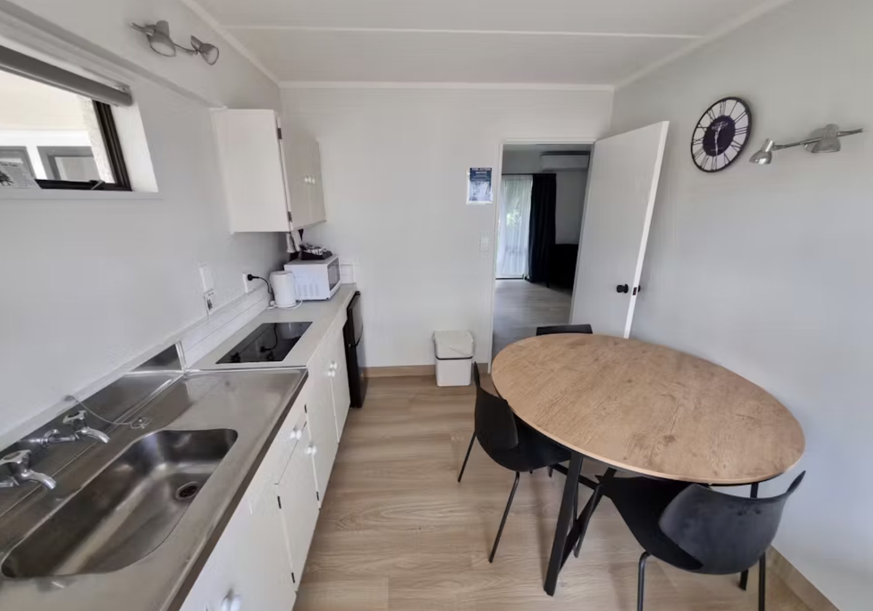 Summit Motor Lodge by null