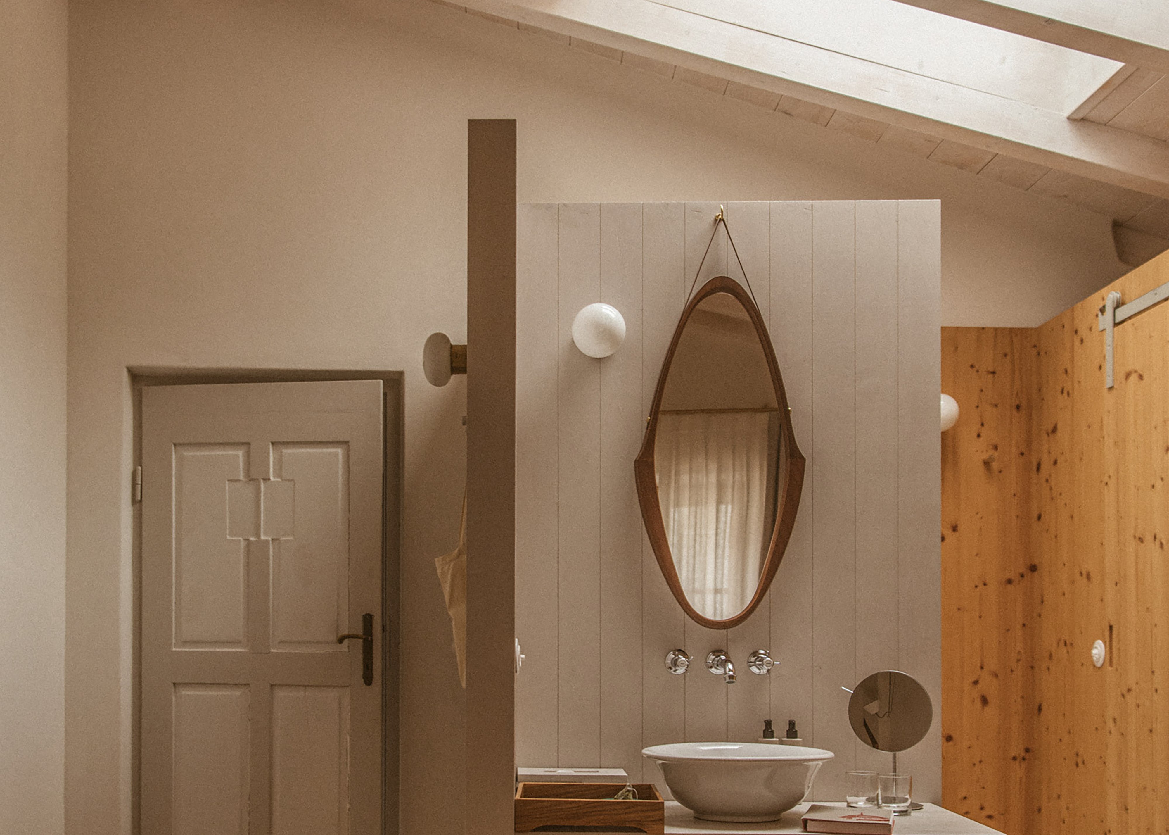 1477 Reichhalter Eat & Sleep by null