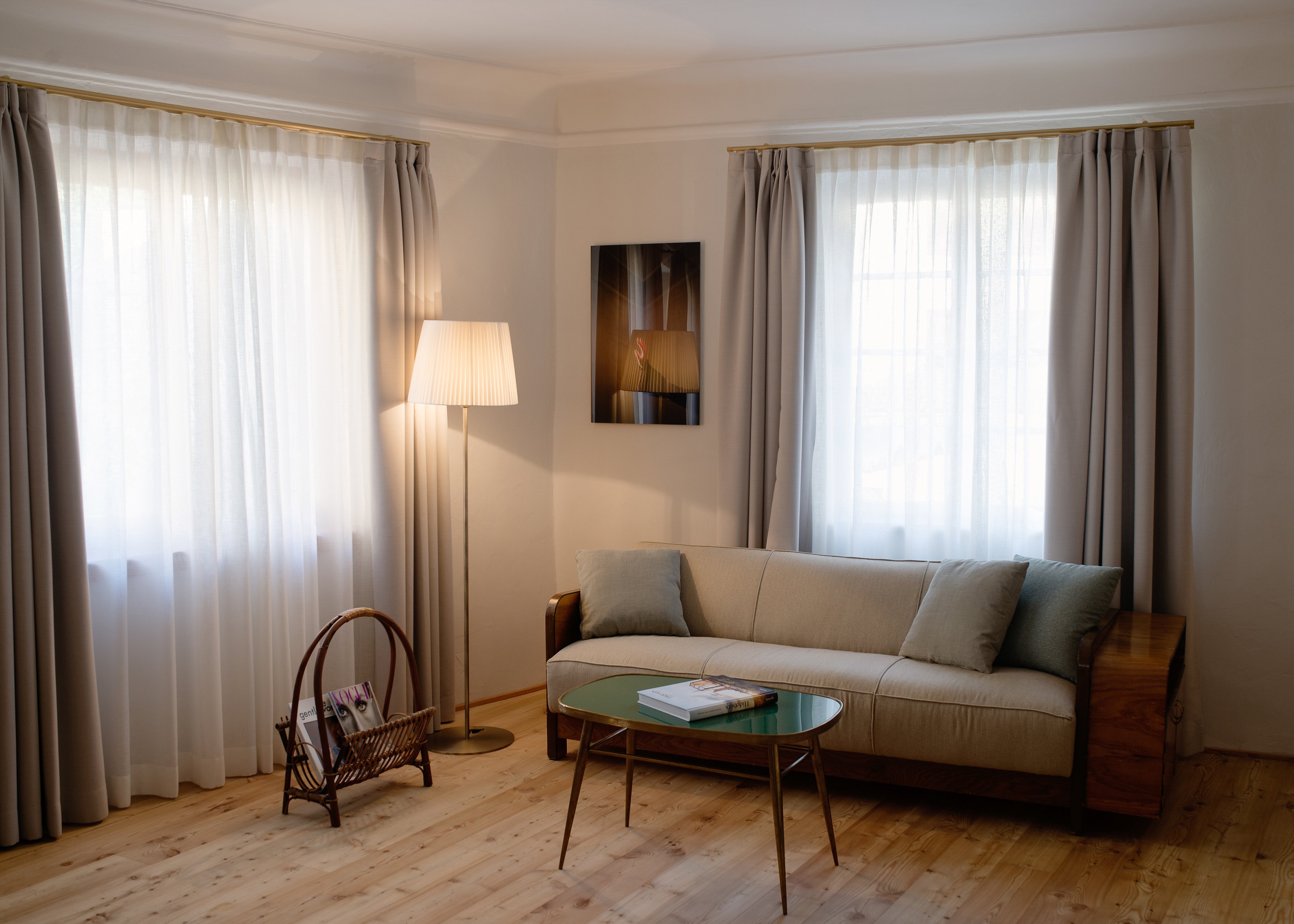 1477 Reichhalter Eat & Sleep by null