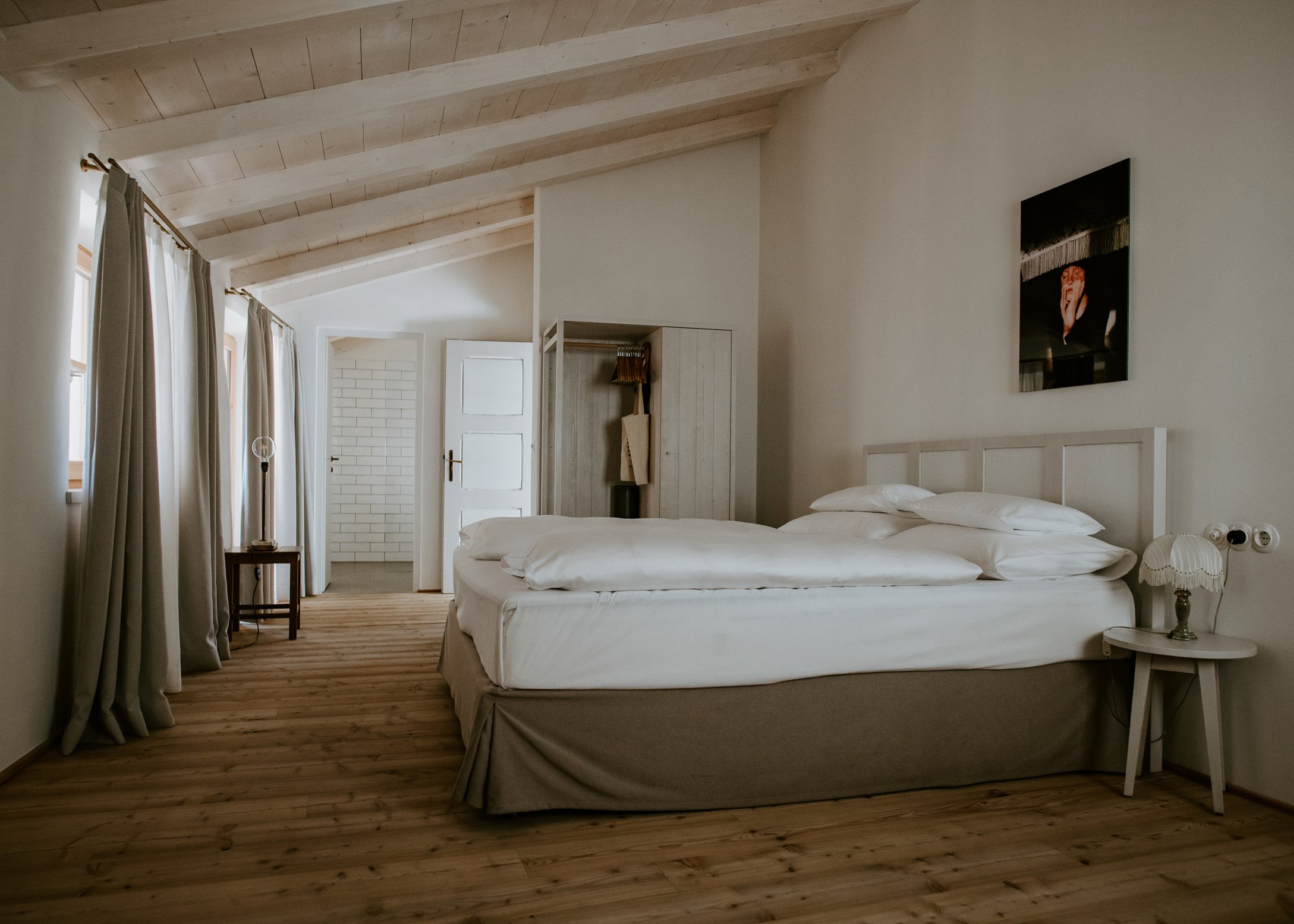 1477 Reichhalter Eat & Sleep by null