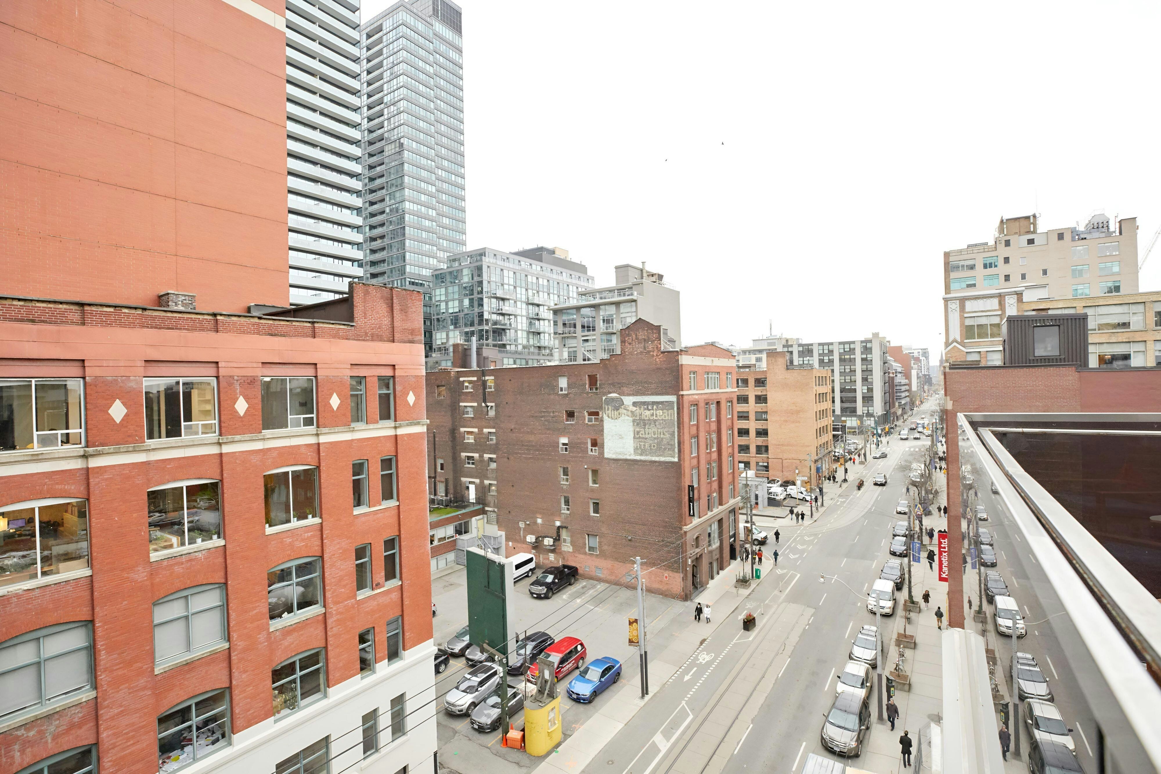 The Slate Hotel Downtown, Sonder by null