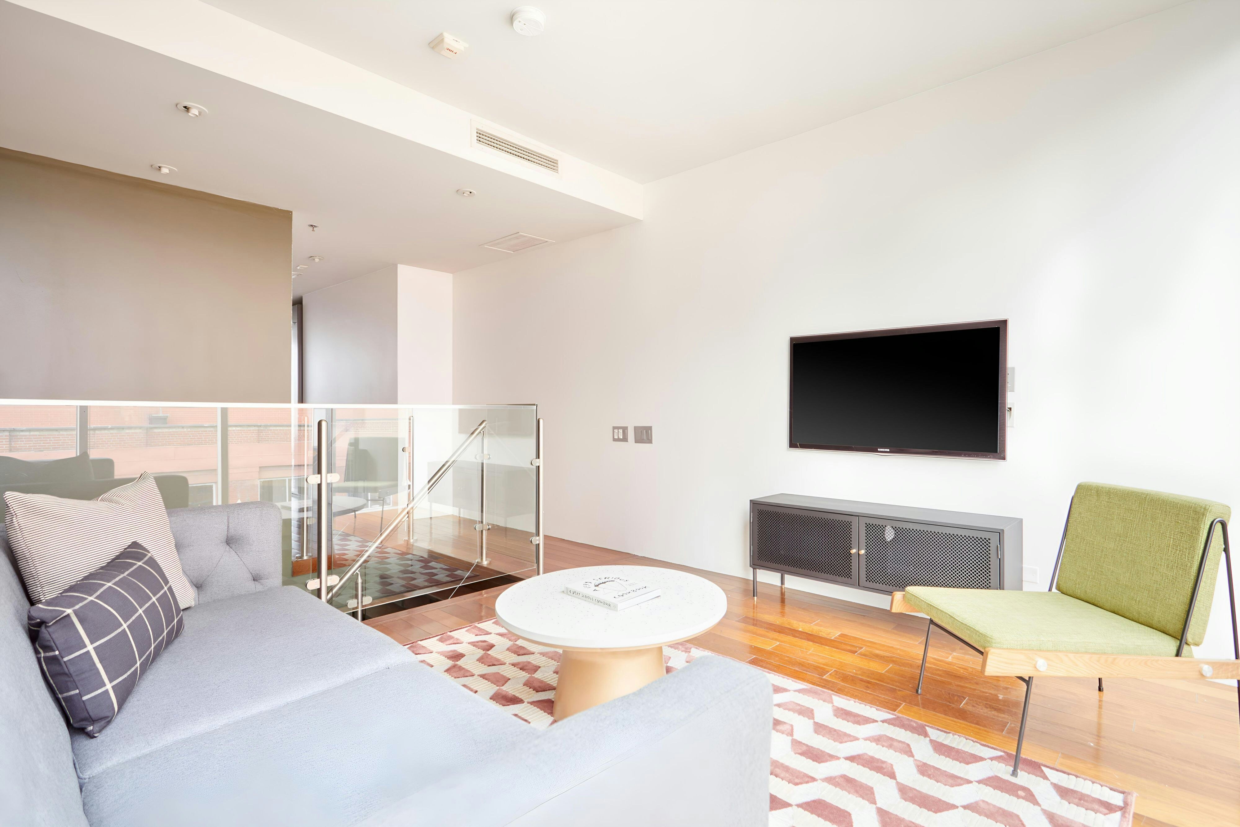 The Slate Hotel Downtown, Sonder by null