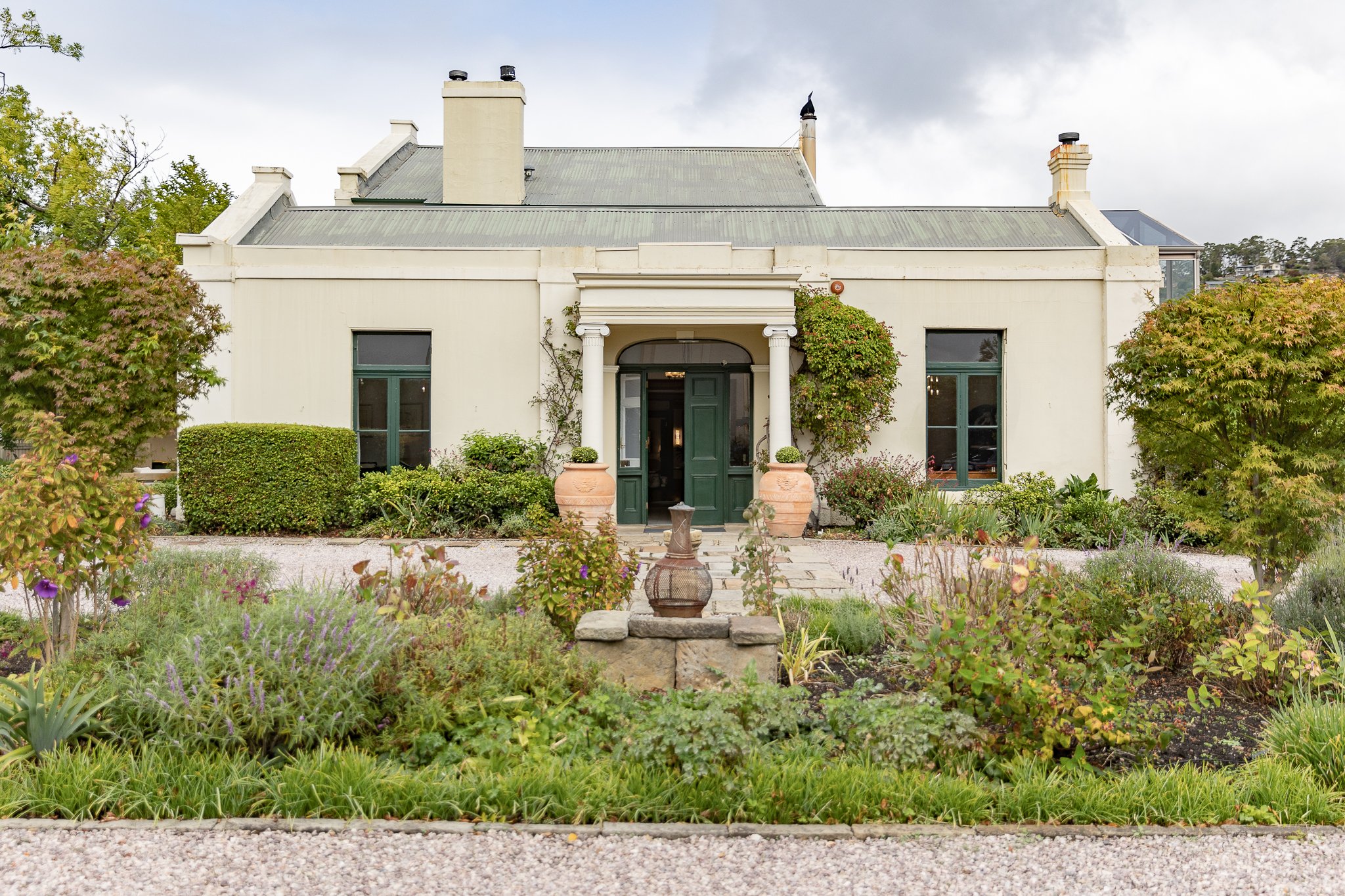 Islington Hotel by null