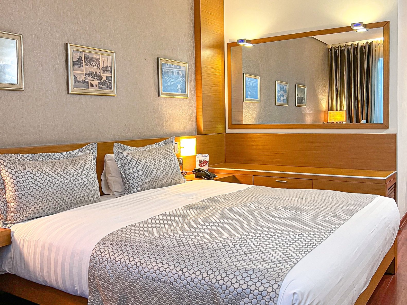 Tirana International Hotel & Conference Center by null