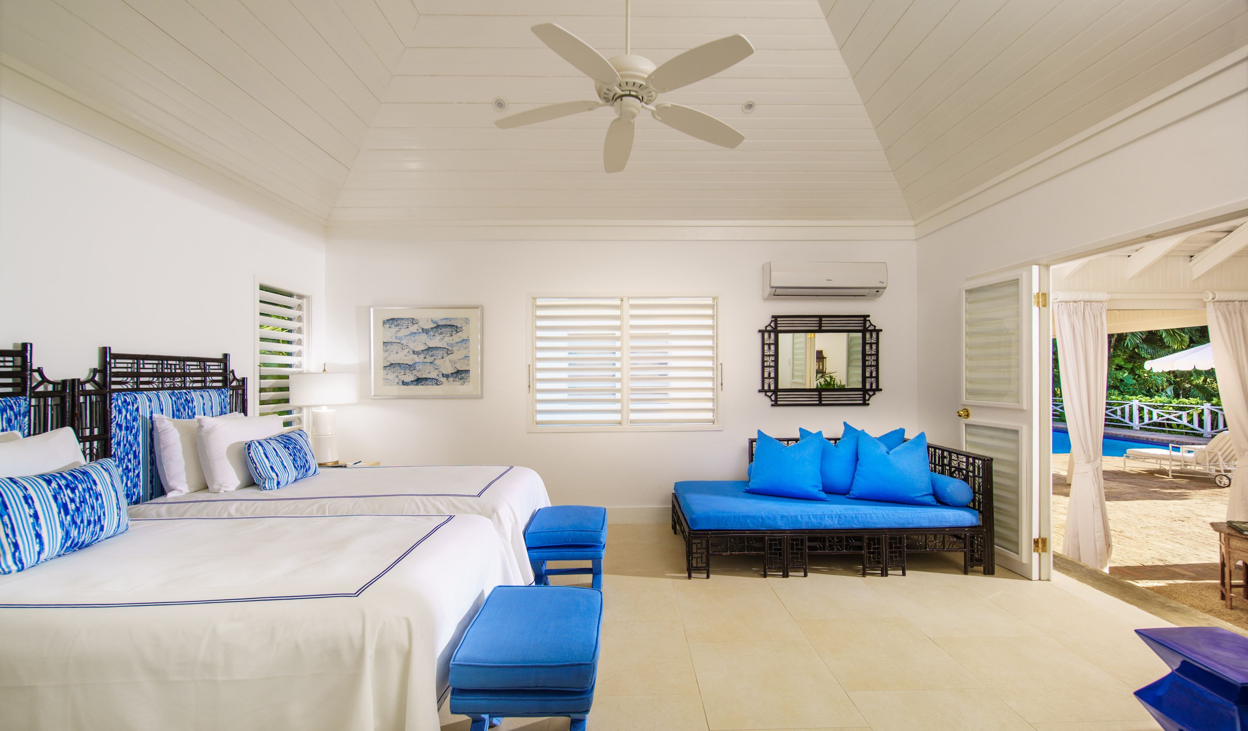 Round Hill Hotel and Villas by null