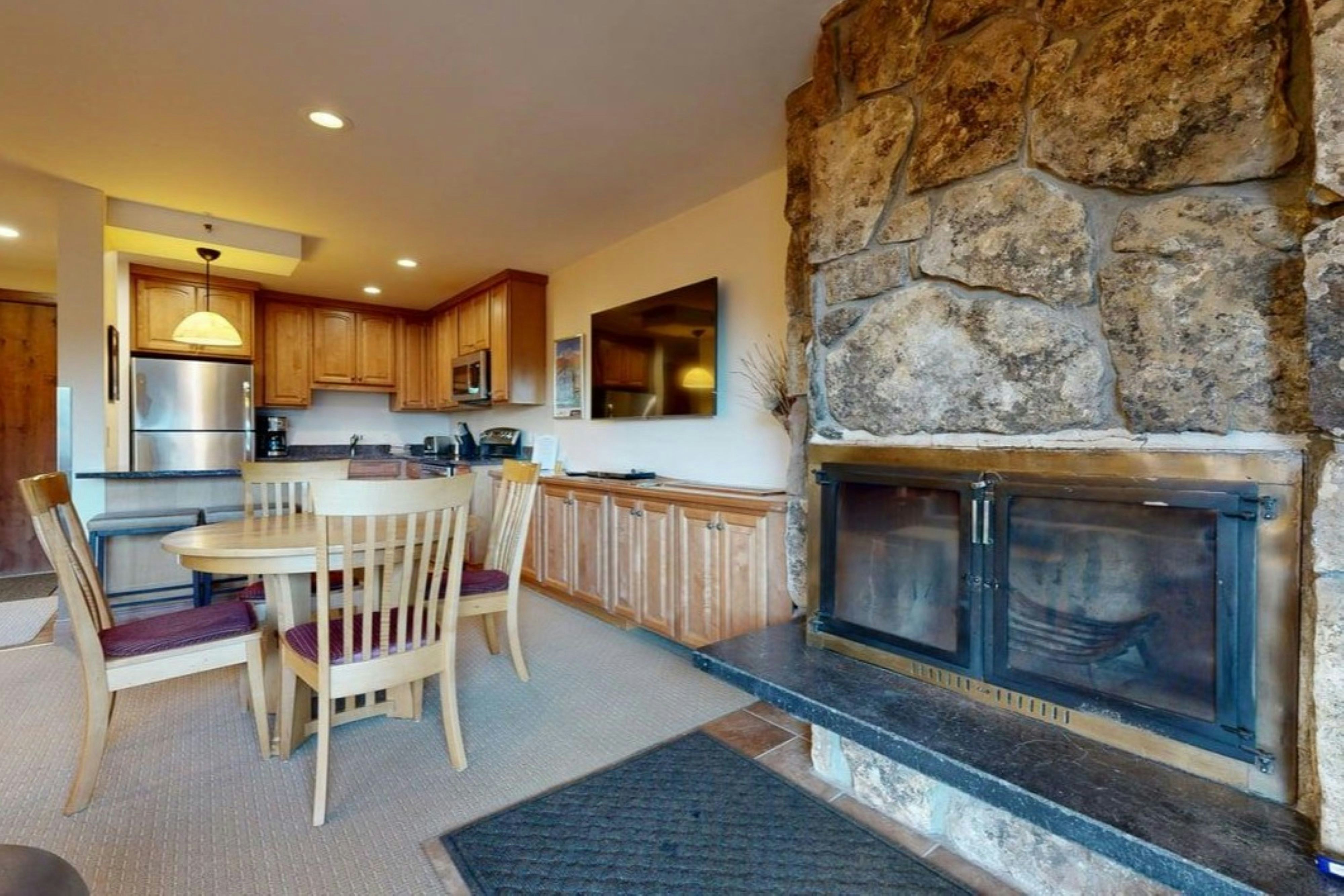 Lichenhearth, CoralTree Residence Collection photo 4