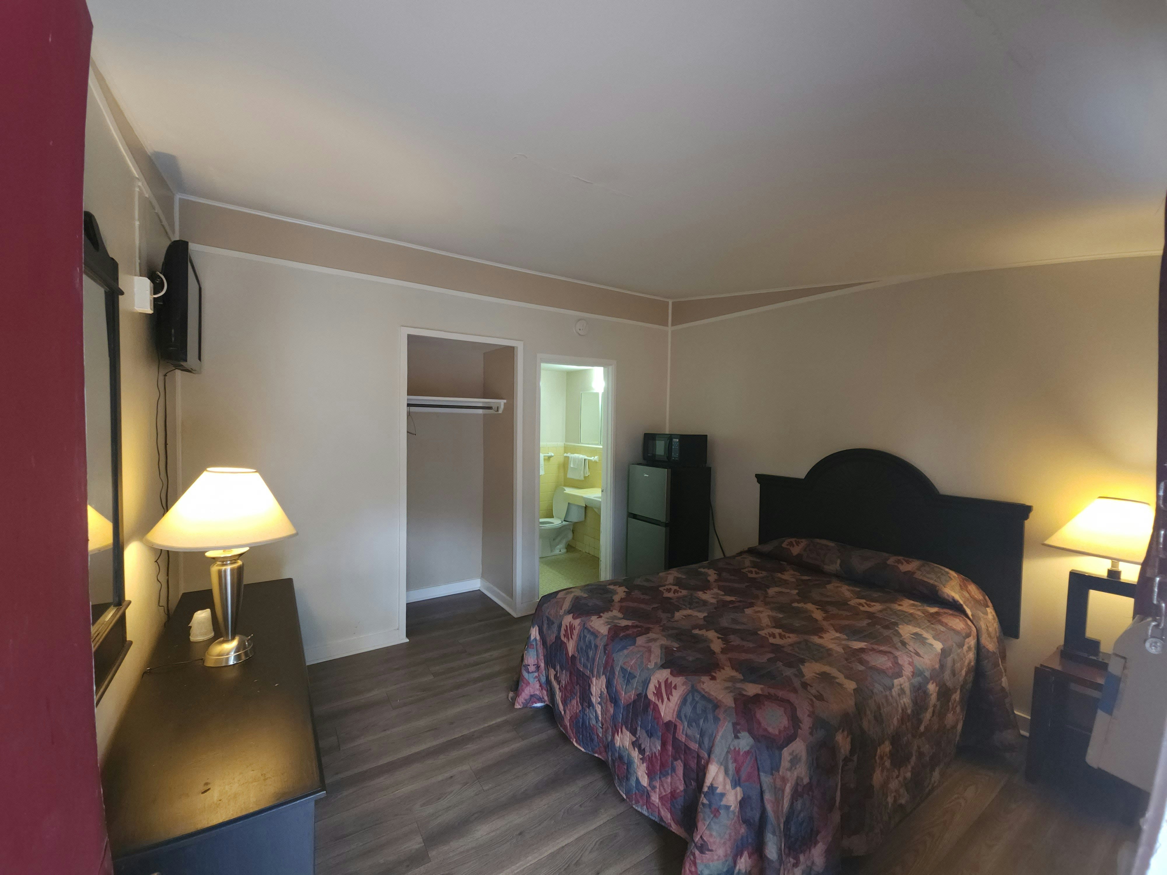 Bama Motel Mobile I-65 & US-90 photo 4
