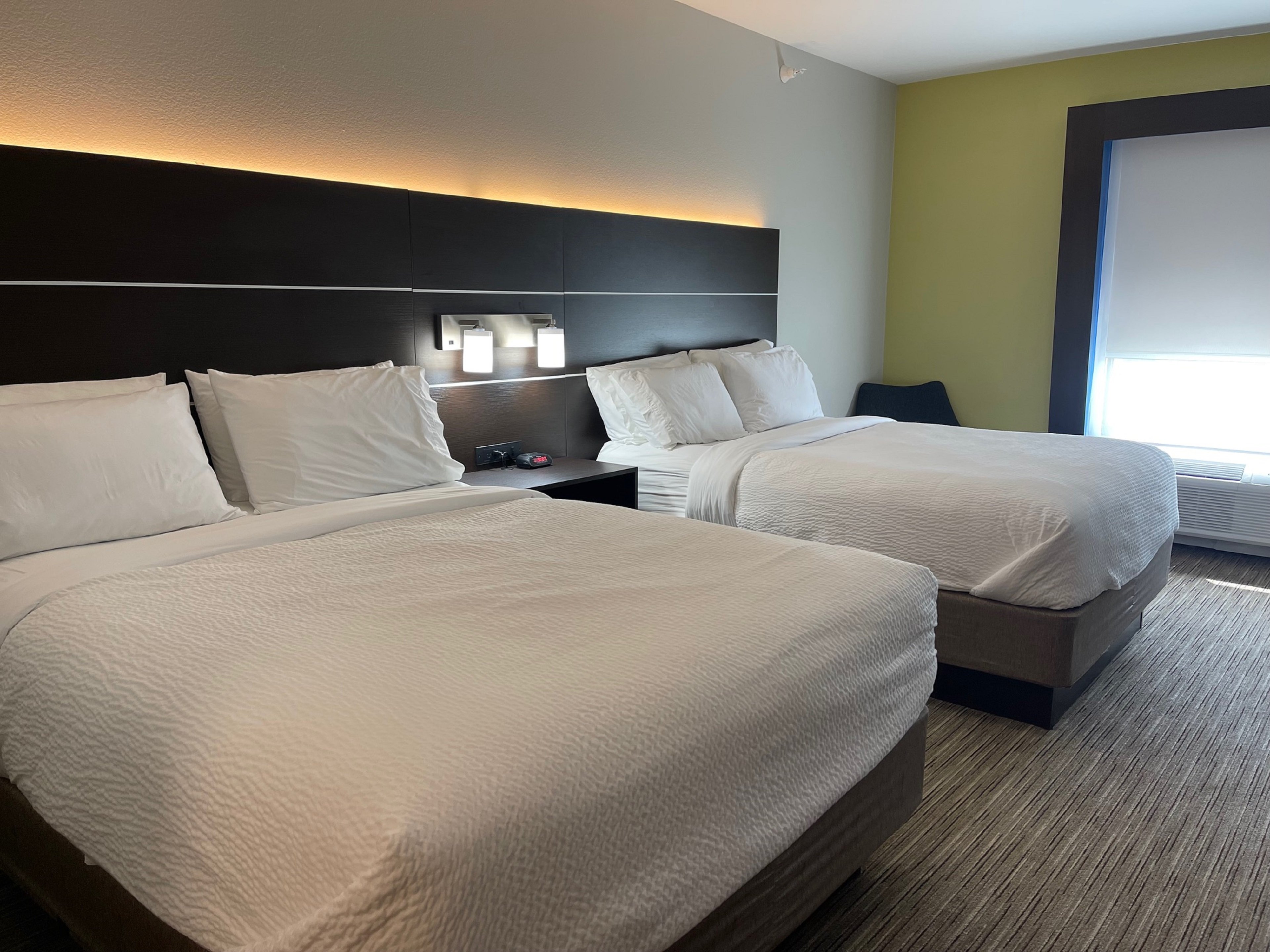 Holiday Inn Express and Suites - Junction City, Kansas photo 7
