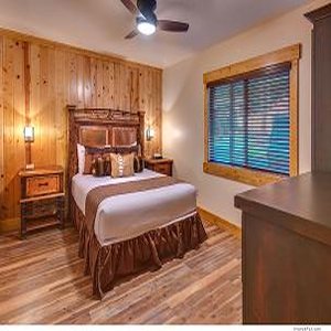 Cedar Glen Lodge by null