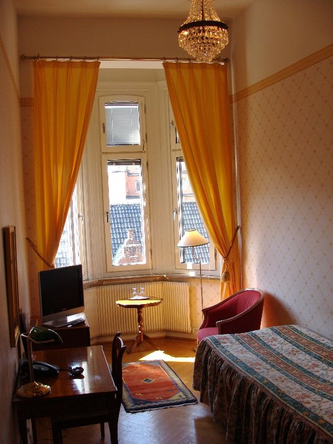 Balzar hotel by null