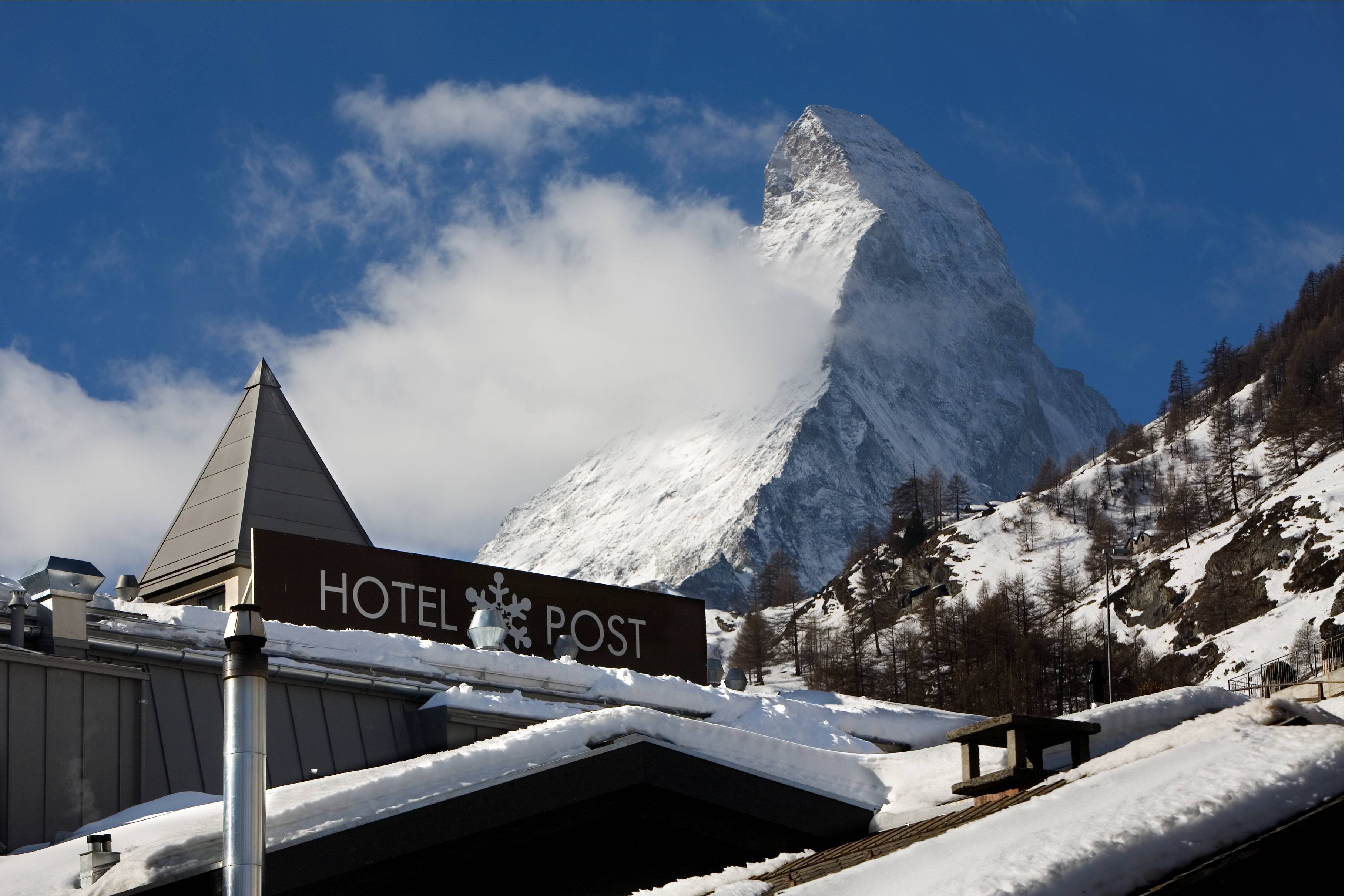 Unique Hotel Post by null
