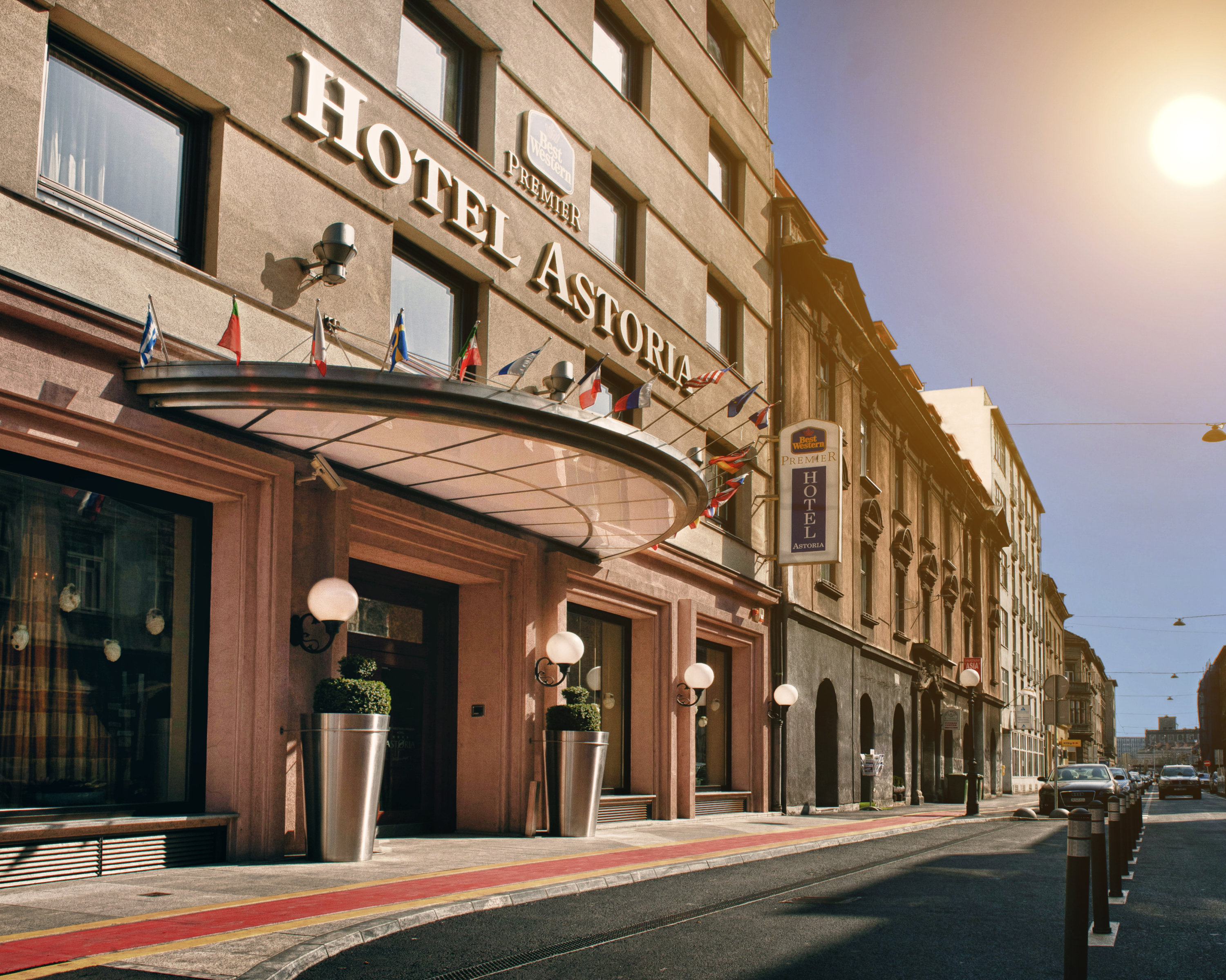 Best Western Premier Hotel Astoria by null