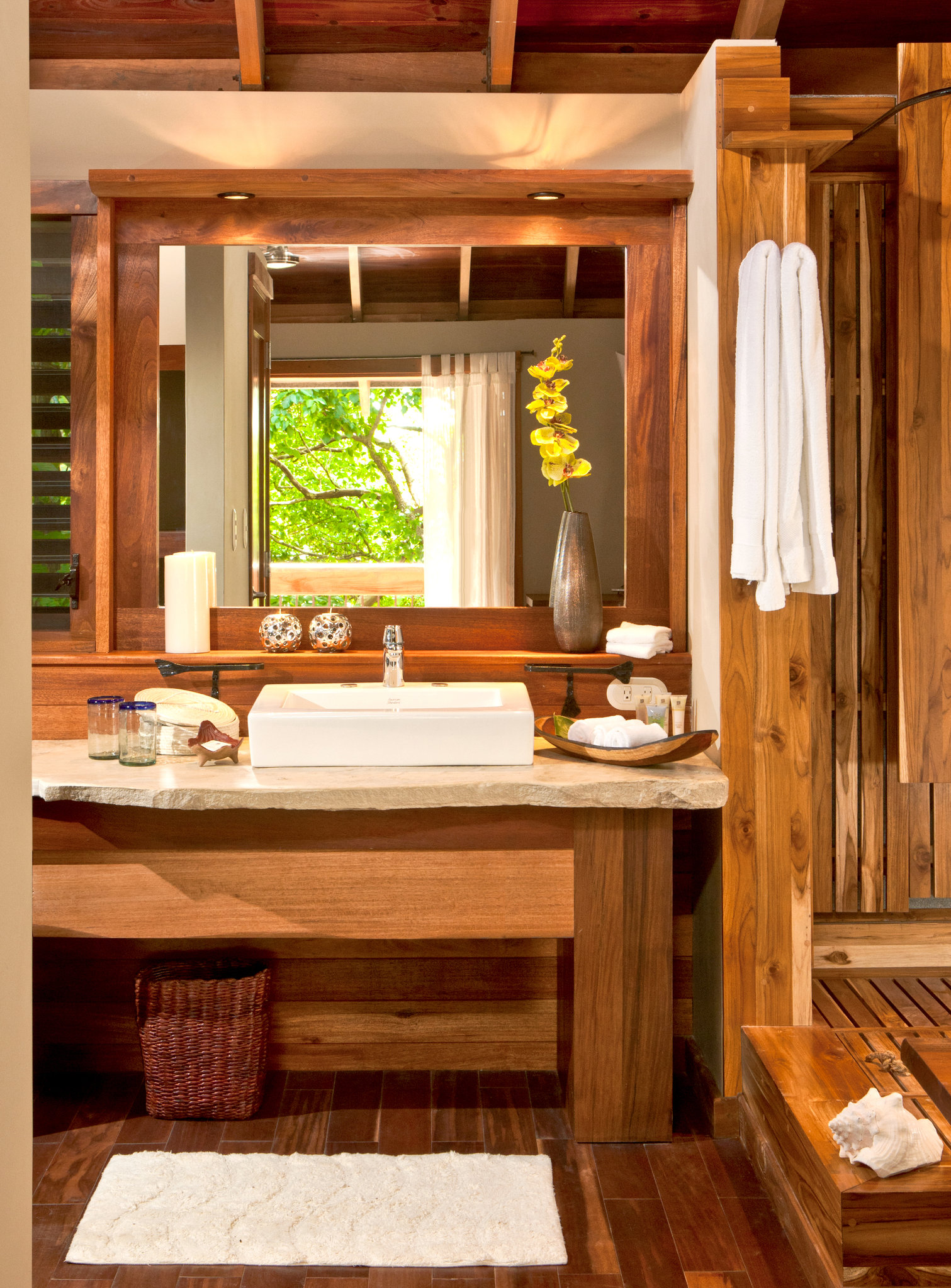 Aqua Oceanfront Resort & Residences by null