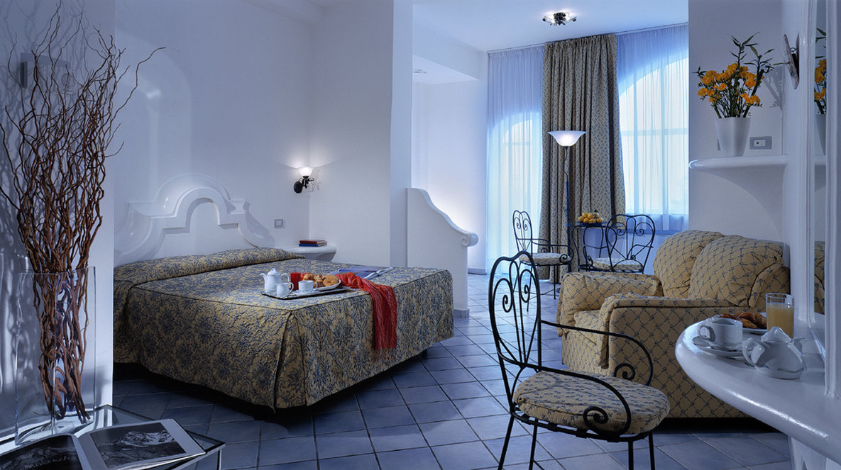Art Hotel / Hotel Pasitea by null