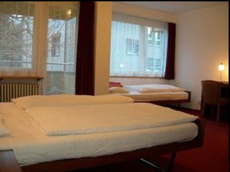 Hotel Crystal by null