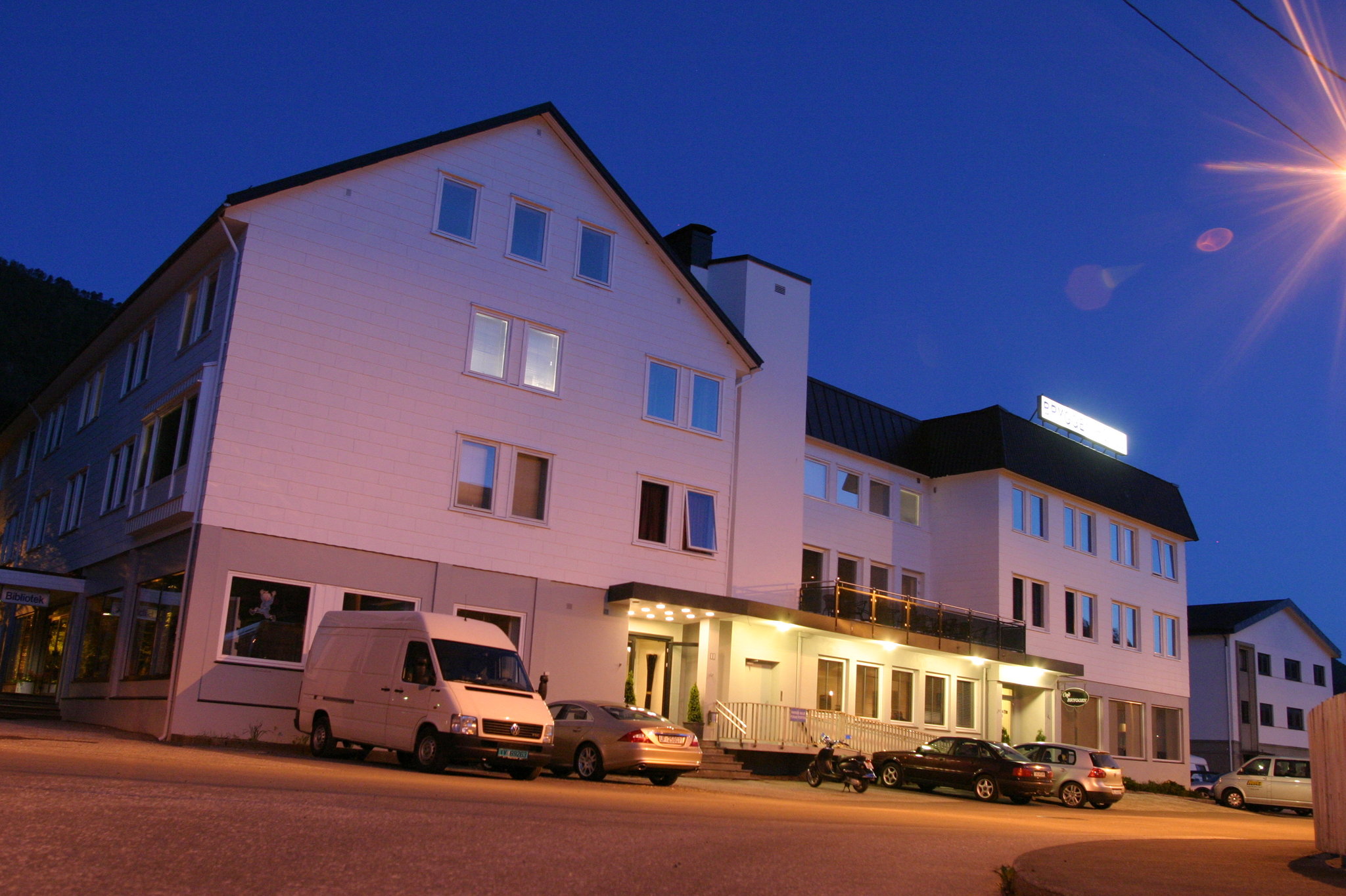 Bryggen Hotel Nordfjord image