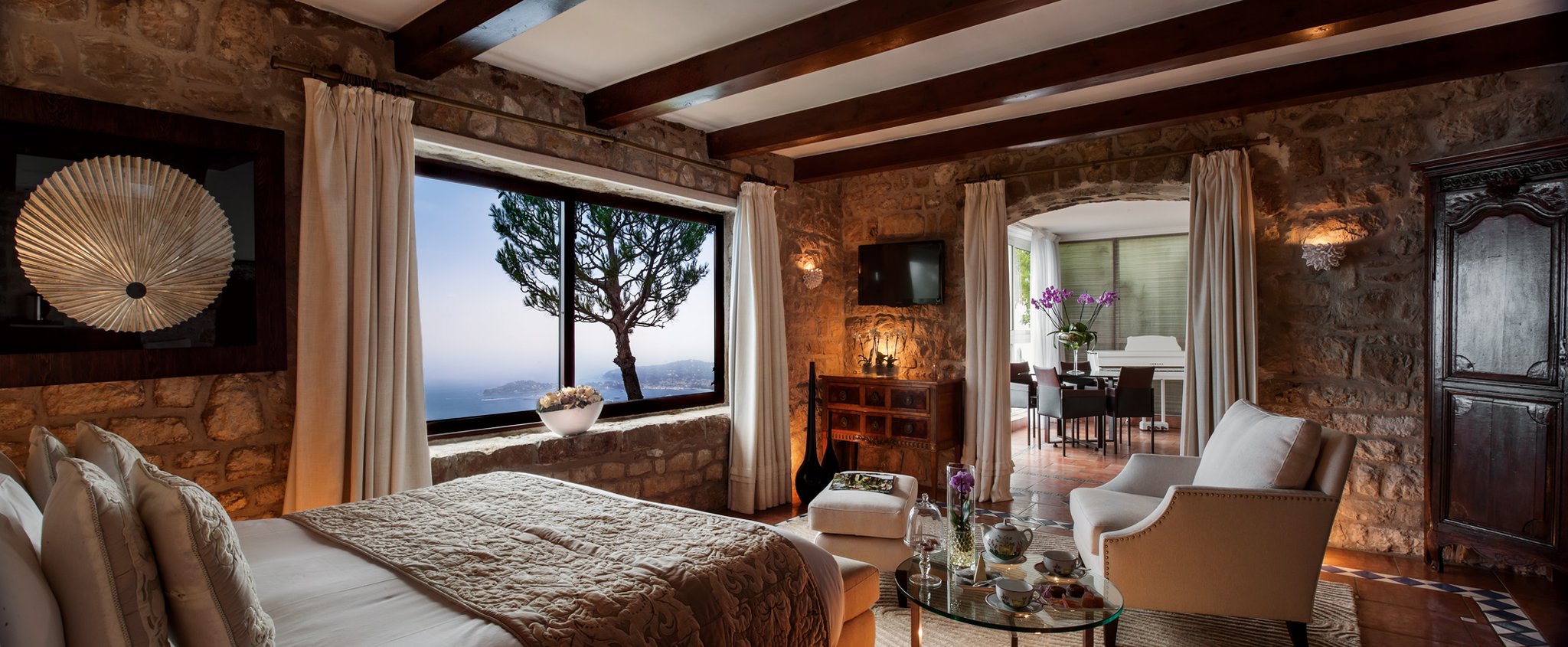 Hôtel Château de La Chèvre d’Or by null