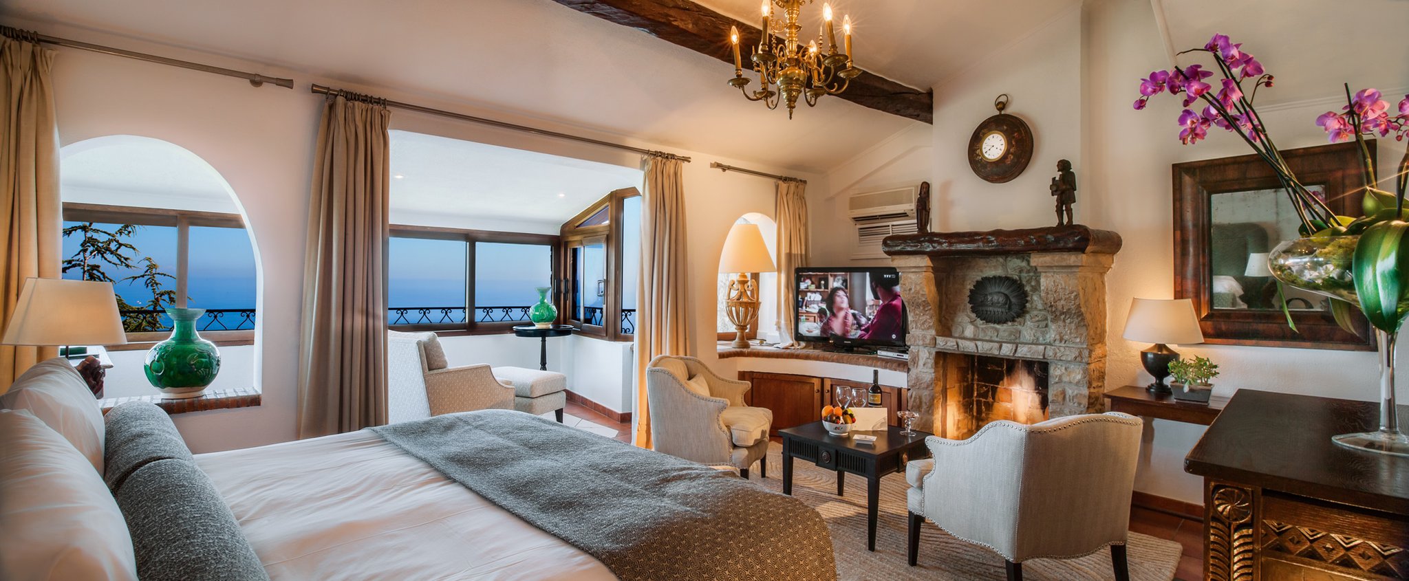 Hôtel Château de La Chèvre d’Or by null