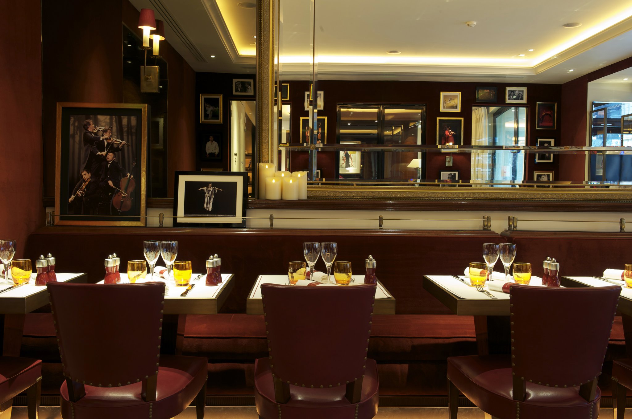 Hôtel Montaigne by null