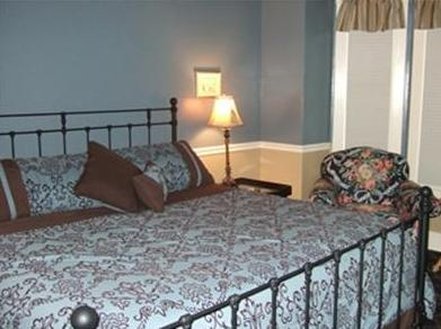 Goldsmith's Riverfront Inn by null