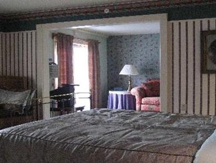 Goldsmith's Riverfront Inn by null