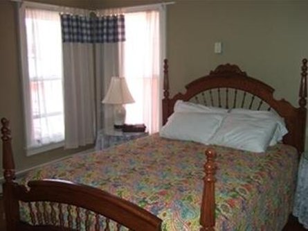 Goldsmith's Riverfront Inn by null