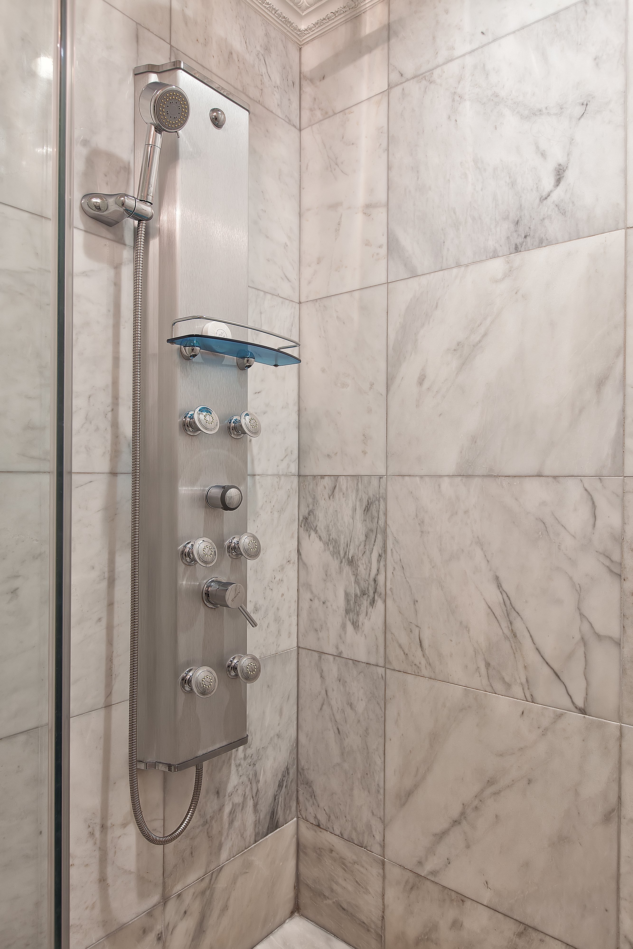 Flatiron Hotel, Sonder by null