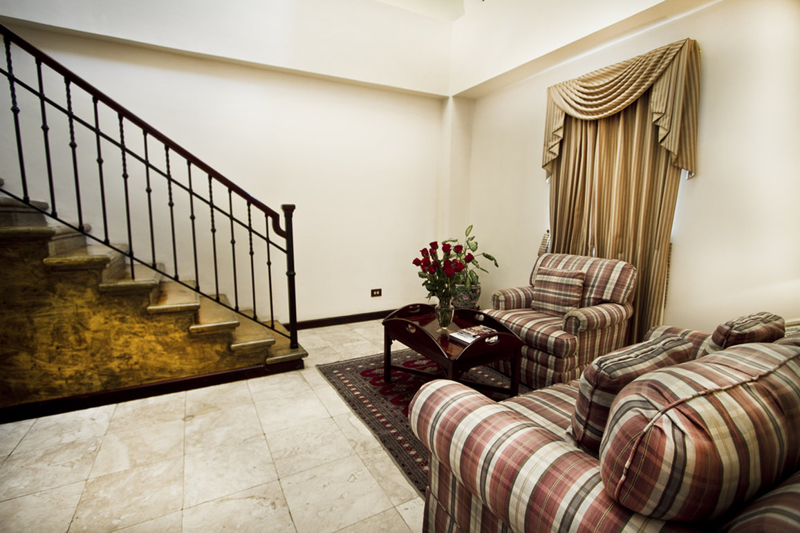 Hotel DeVille by null