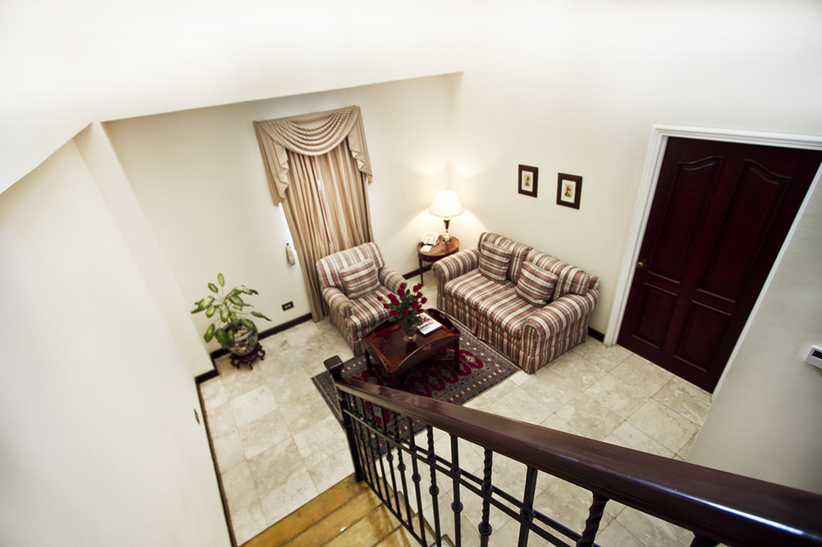 Hotel DeVille by null