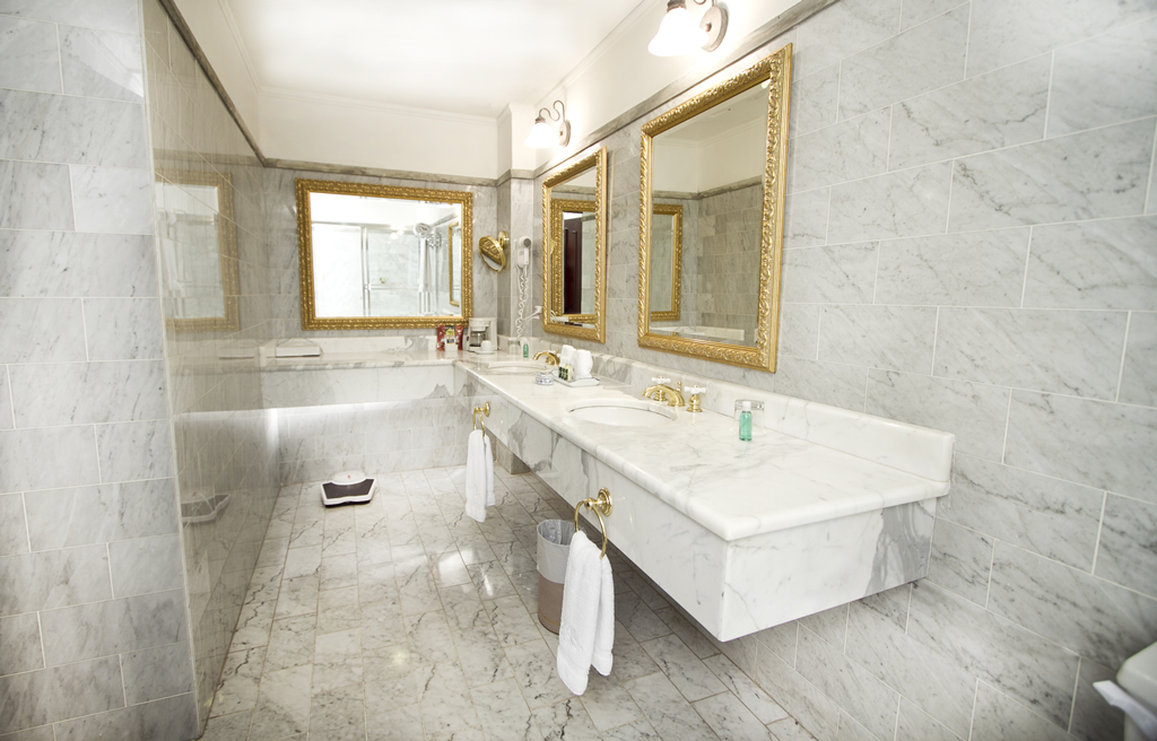 Hotel DeVille by null