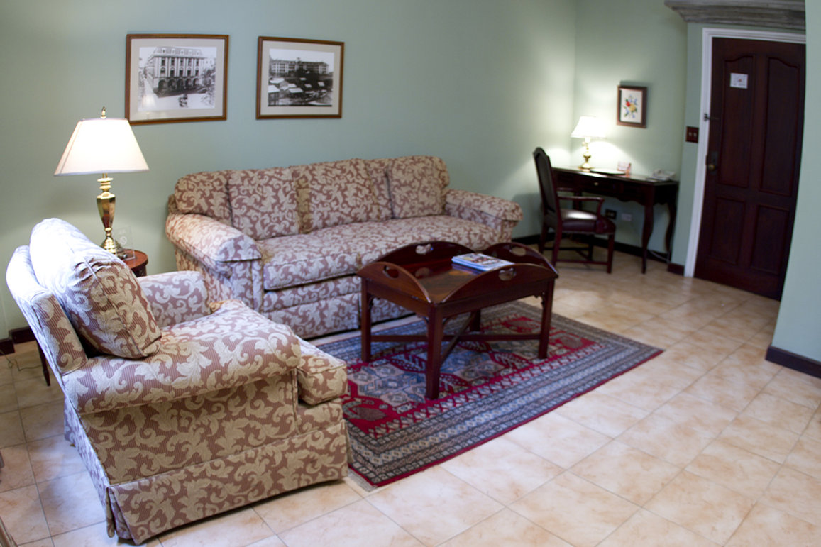 Hotel DeVille by null