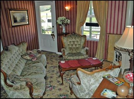 All Seasons Groveland Inn by null