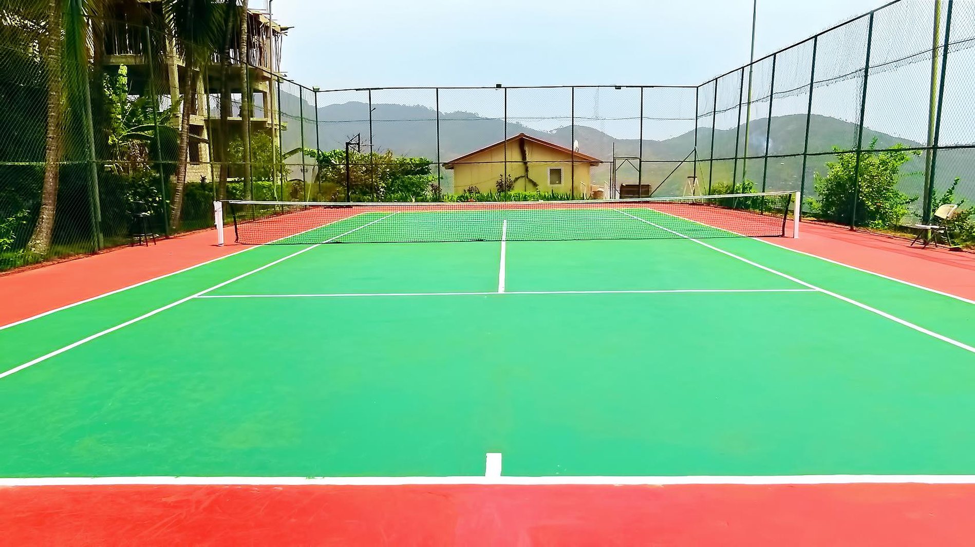 The Country Lodge Hotel by null