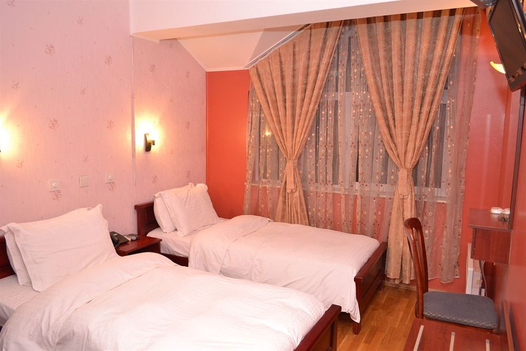 Hotel „Super 8“ by null