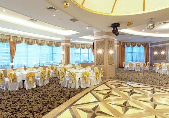 Diplomat Hotel & Business Center by null