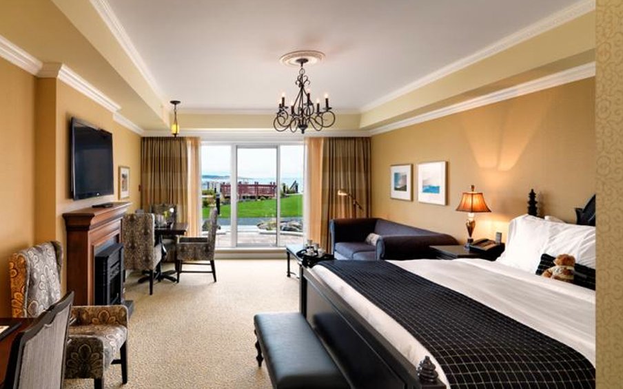 Oak Bay Beach Hotel by null