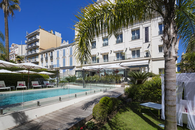 Hotel Canberra (le) by null
