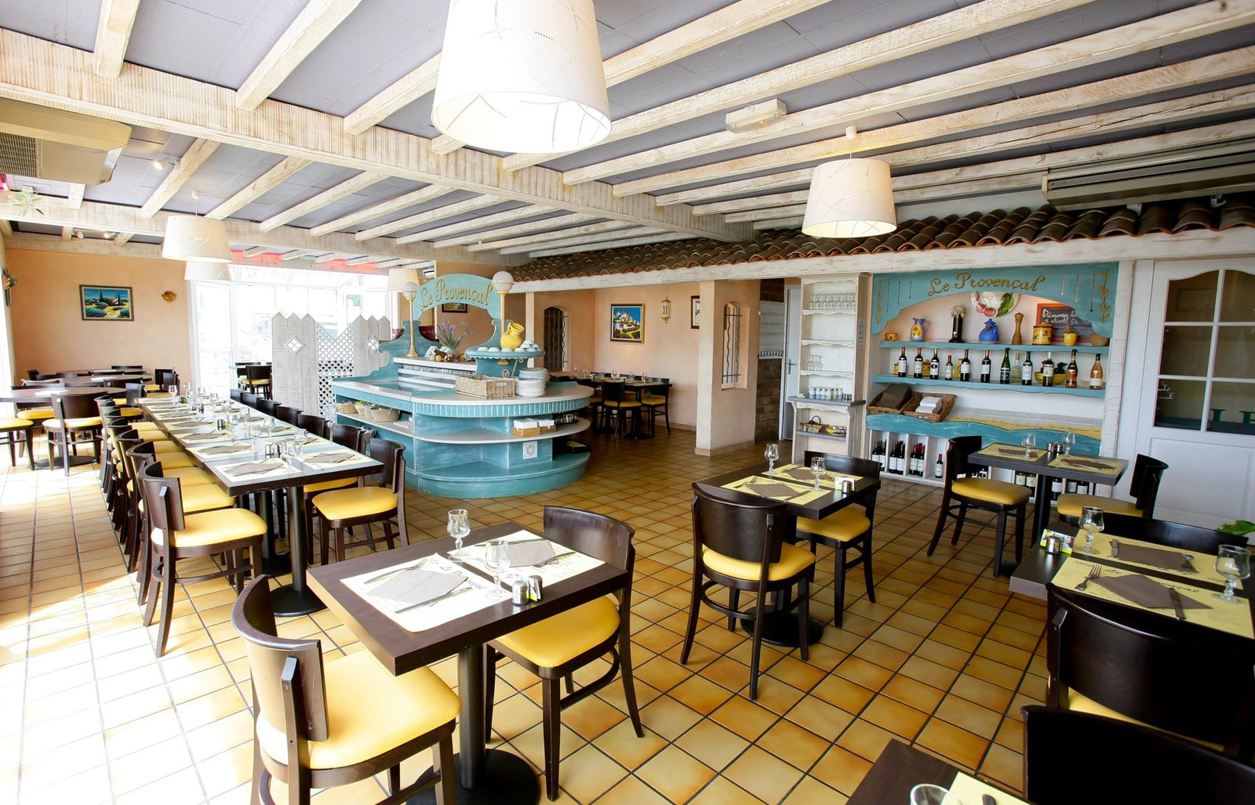 Contact Hôtel- Restaurant le Provençal avec Bornes électriques 22kwh by null