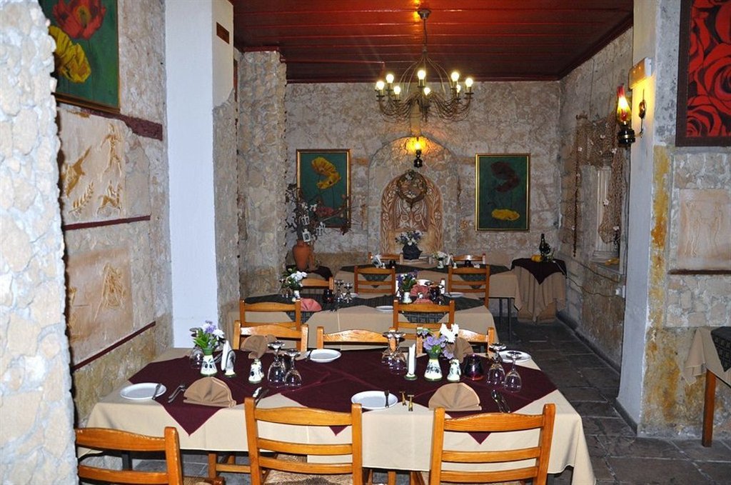 Kiniras Traditional Hotel & Restaurant by null