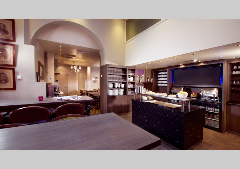 Banken Hotel by null