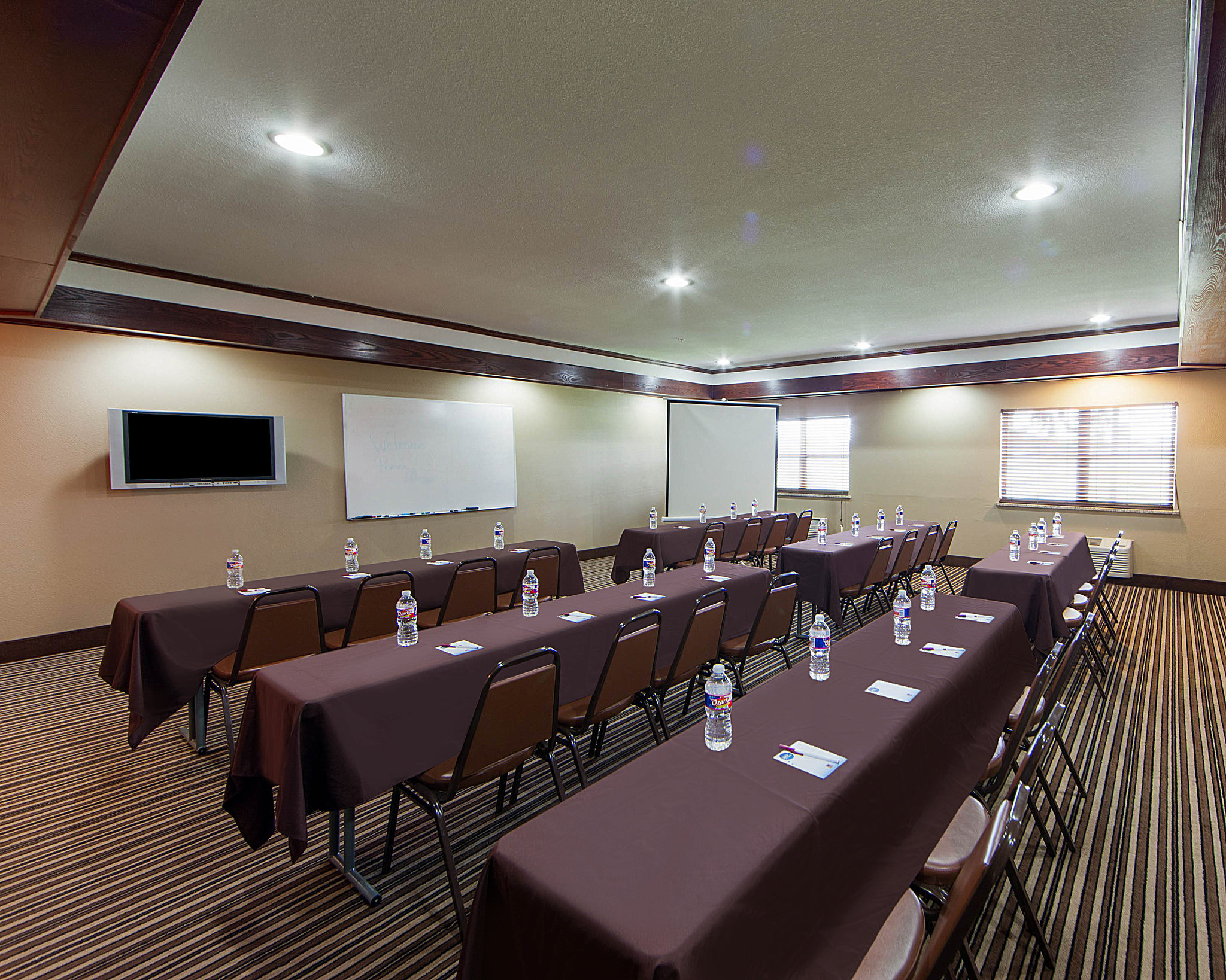 Quality Suites Addison-Dallas photo 8